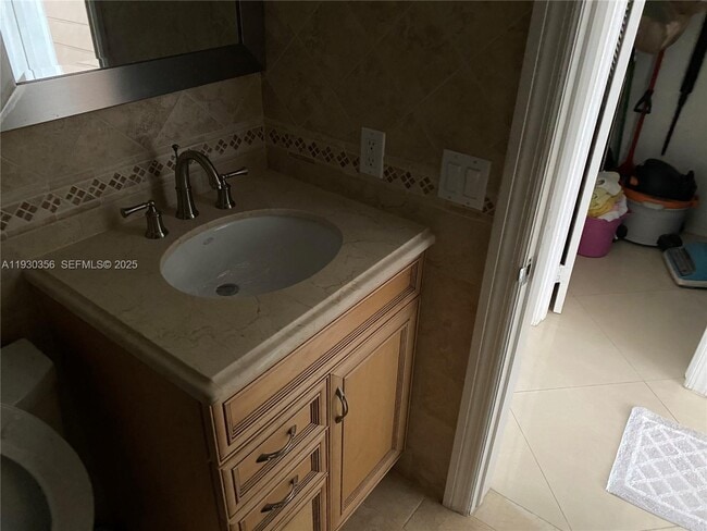 Building Photo - 467 Golden Isles Dr