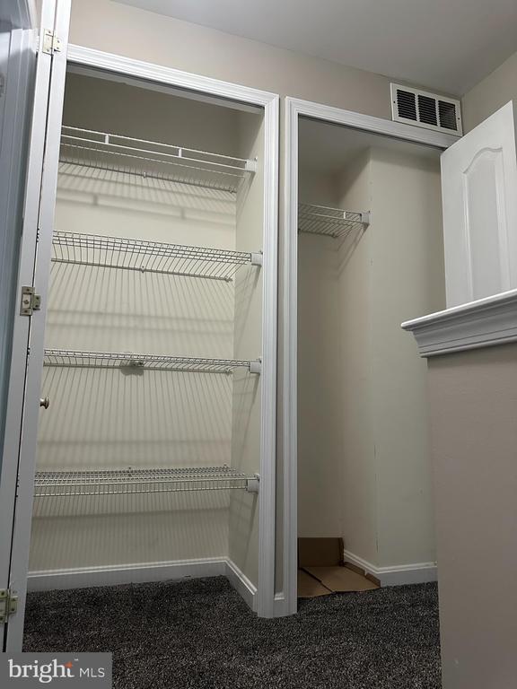 Building Photo - 1848 Foxdale Ct