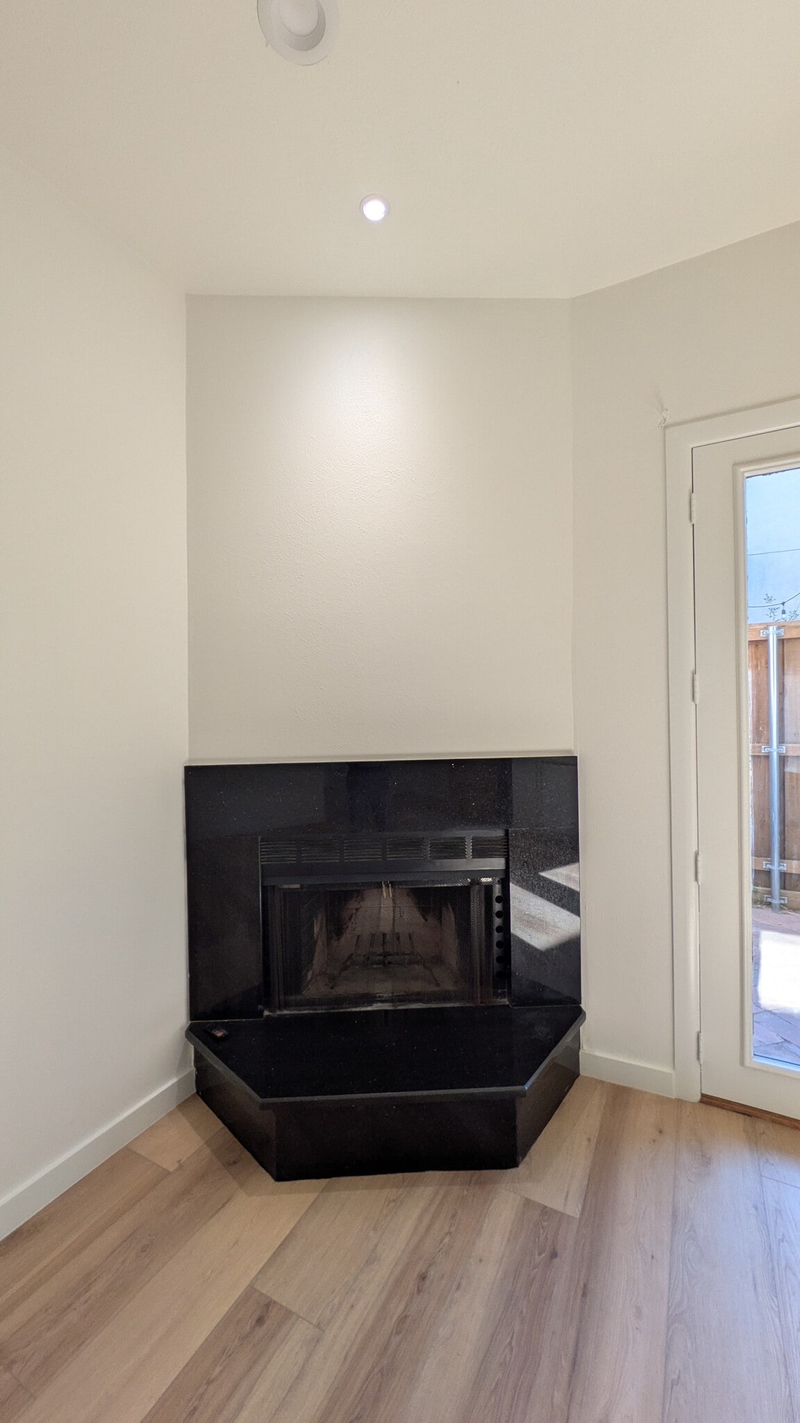 Building Photo - 3944 Buena Vista St