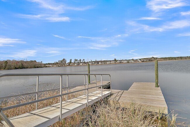 Building Photo - 534 Alderly Dr