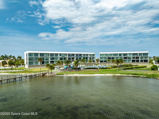 Building Photo - 225 Strand Dr