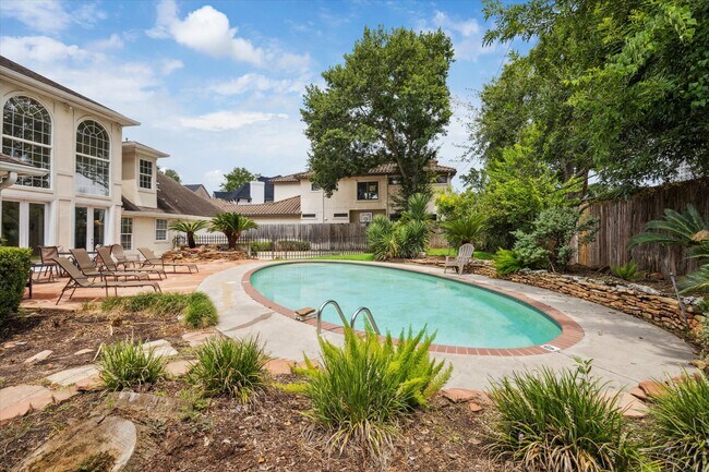Building Photo - 5152 Huckleberry Cir