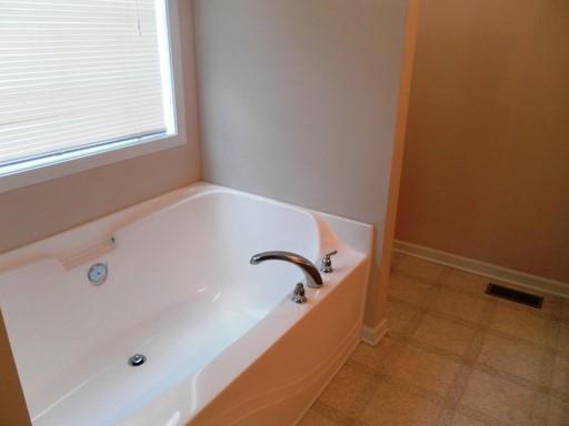 Building Photo - 206 Overlook Pointe