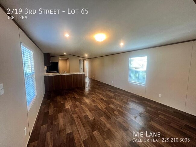 Building Photo - 2719 3rd St