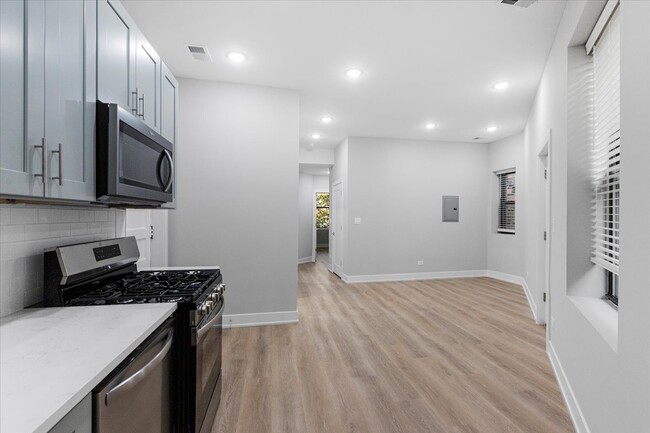 Building Photo - Pets are Allowed! Fabulous 2bd with modern...