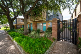 Building Photo - Palm Shore Apartments