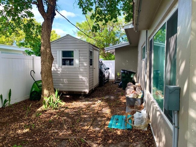 Building Photo - 2260 NE 62nd St