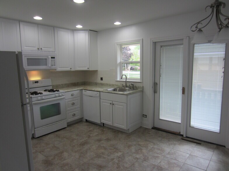 Building Photo - 111 S Lorraine Rd