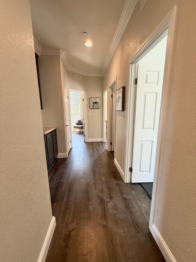 Building Photo - BEAUTIFUL 4 BEDROOM 2 BATH HOME IN ARROYO ...