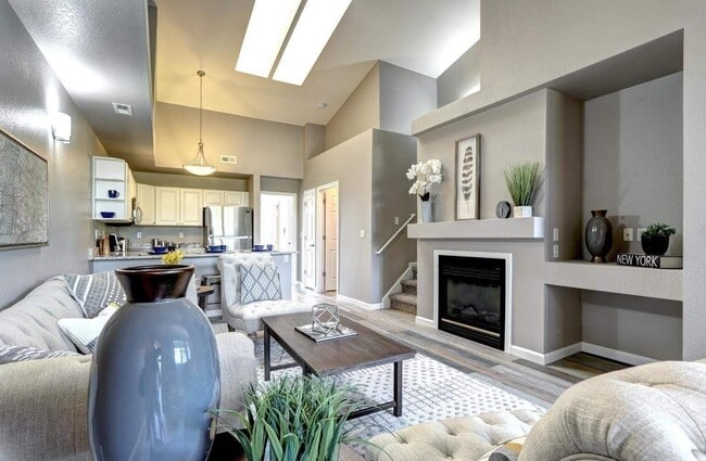 Building Photo - 2850 W Centennial Dr