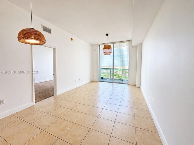 Building Photo - 2681 N Flamingo Rd