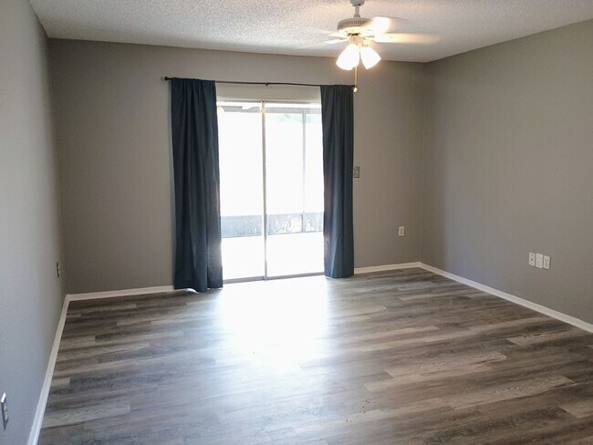 Building Photo - Charming two bedroom two bath one car garage