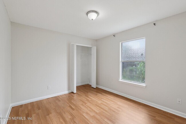 Building Photo - 2688 Glenhaven Dr
