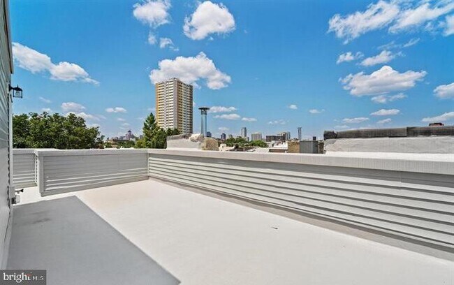 Building Photo - 1112 E Moyamensing Ave
