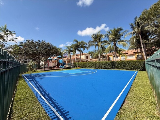 Building Photo - 102 S Santa Catalina Cir