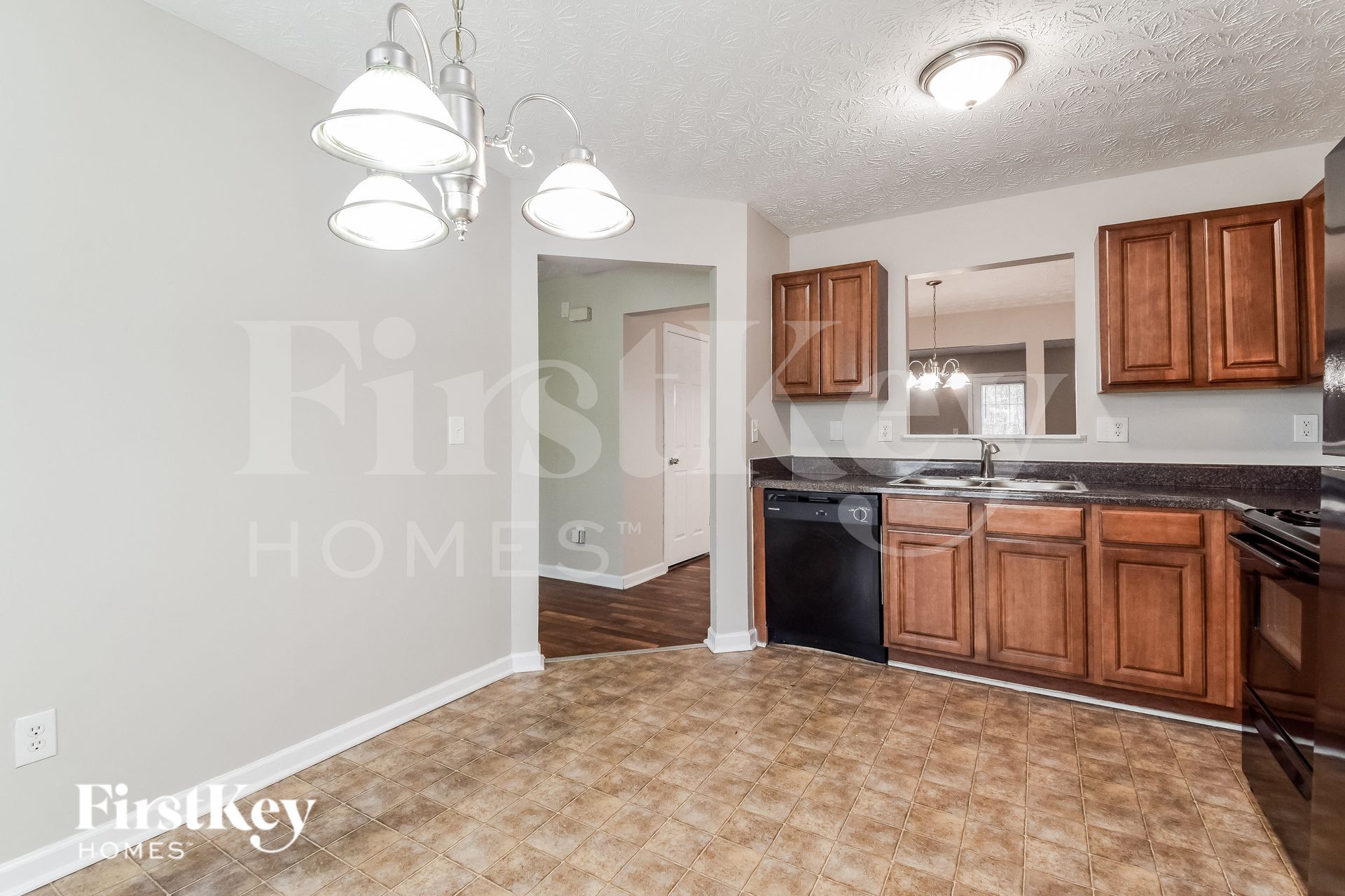 Building Photo - 2435 Piering Dr