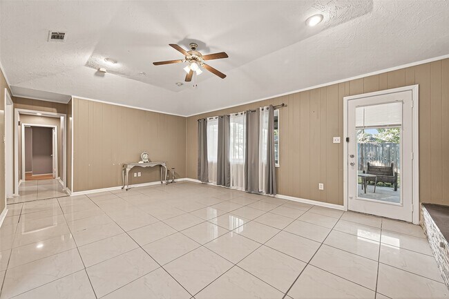 Building Photo - 13702 Ella Lee Ln