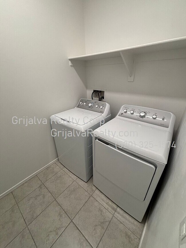 Building Photo - Beautiful 4 Bedroom, 3 Bath Star Valley Ho...