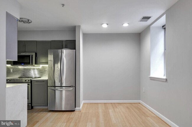 Building Photo - 1308 Clifton St NW