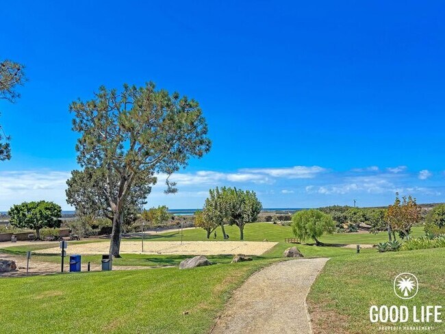 Building Photo - 12851 Caminito Del Canto
