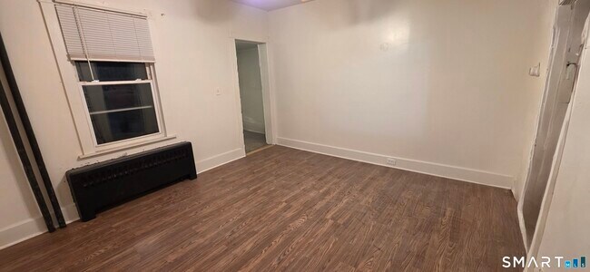 Building Photo - 137 Birch St