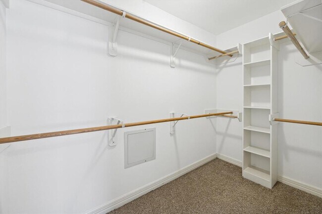 Building Photo - 2624 Detering St