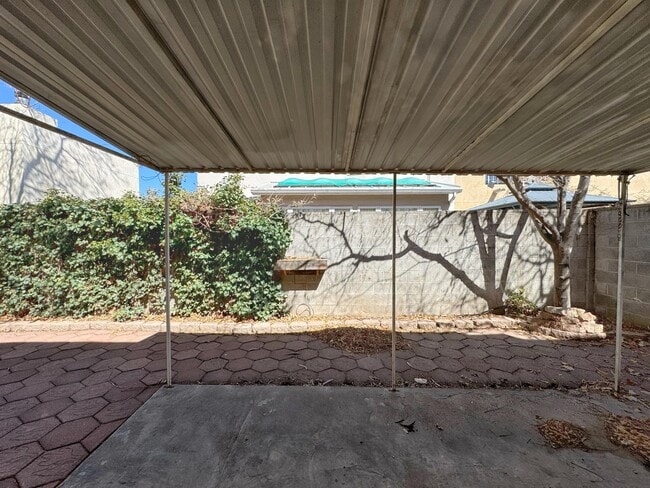 Building Photo - 2111 New York Ave SW