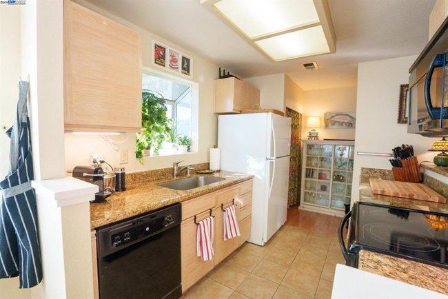 Building Photo - 7815 Canyon Meadows Cir