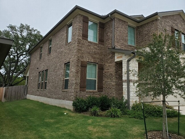 Building Photo - 640 Sigourney Way