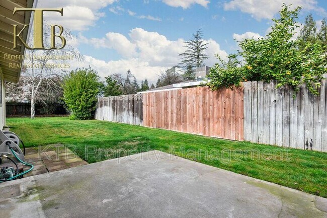 Building Photo - 4751 Knapp Way