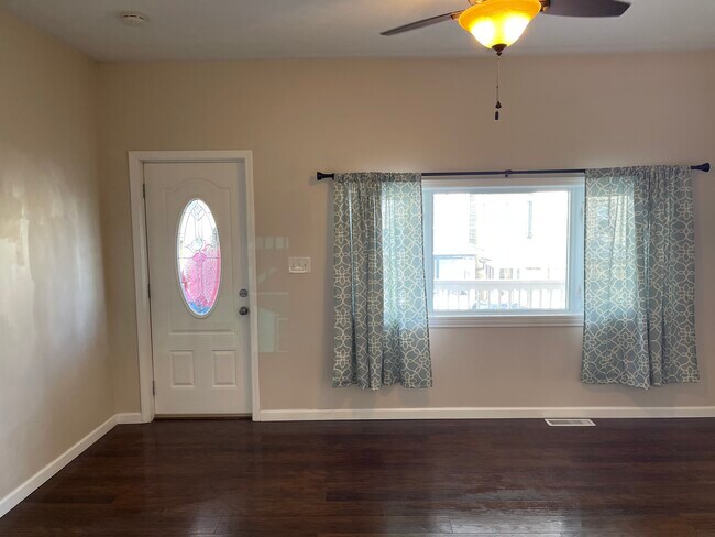 living roomliving room - 517 N 9th Ave