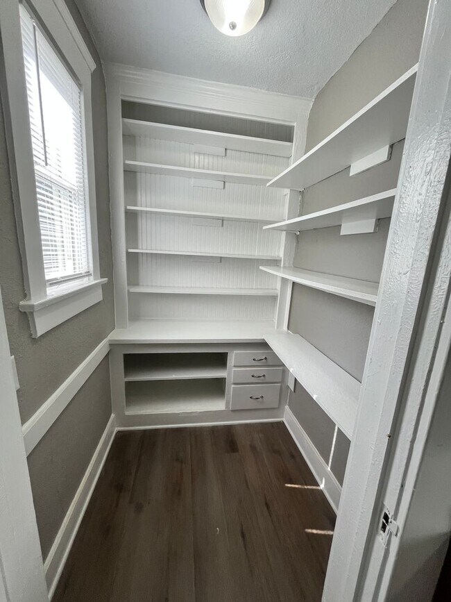Building Photo - 3320 Broadway- Beautiful Four Bedroom Home!