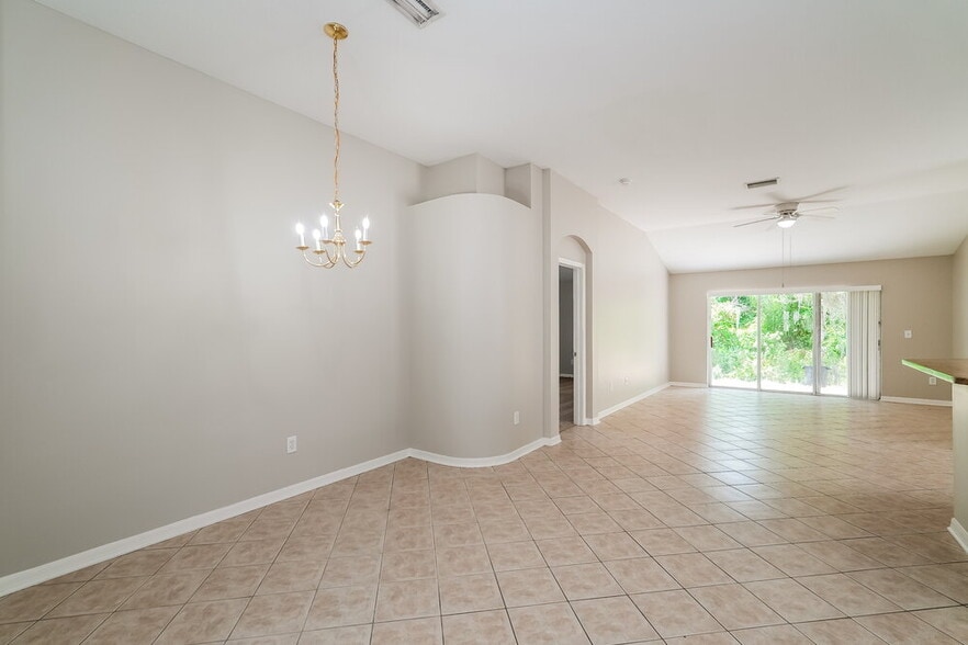 Building Photo - 15724 Cedar Elm Terrace