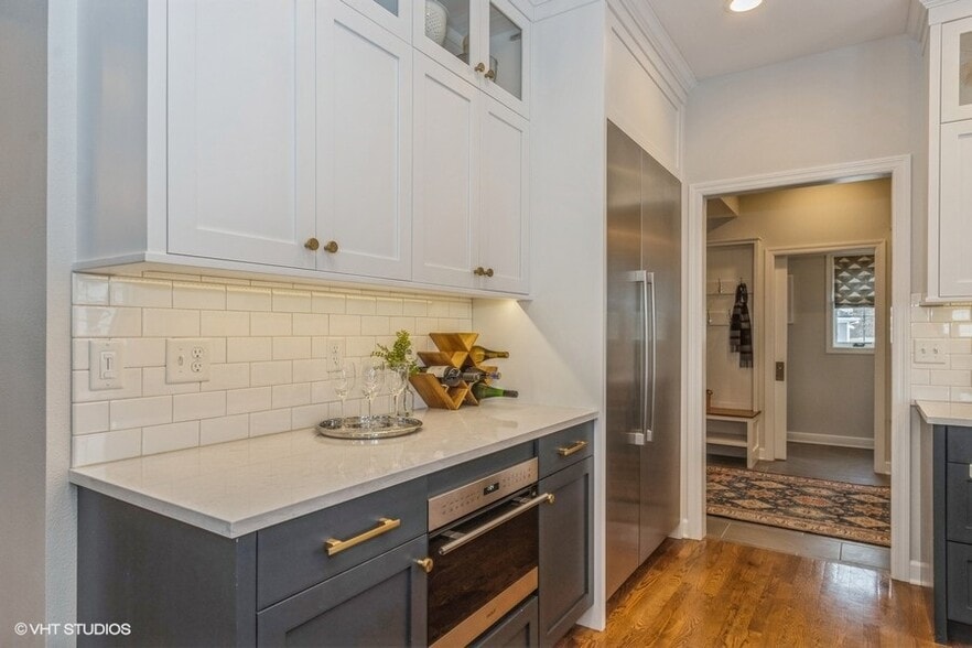 Building Photo - 3744 Lacina Dr SW