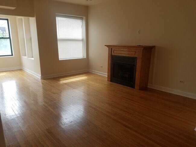 Building Photo - South Shore Gem