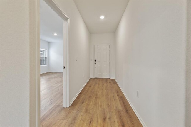 Building Photo - 10713 Steinbeck Dr
