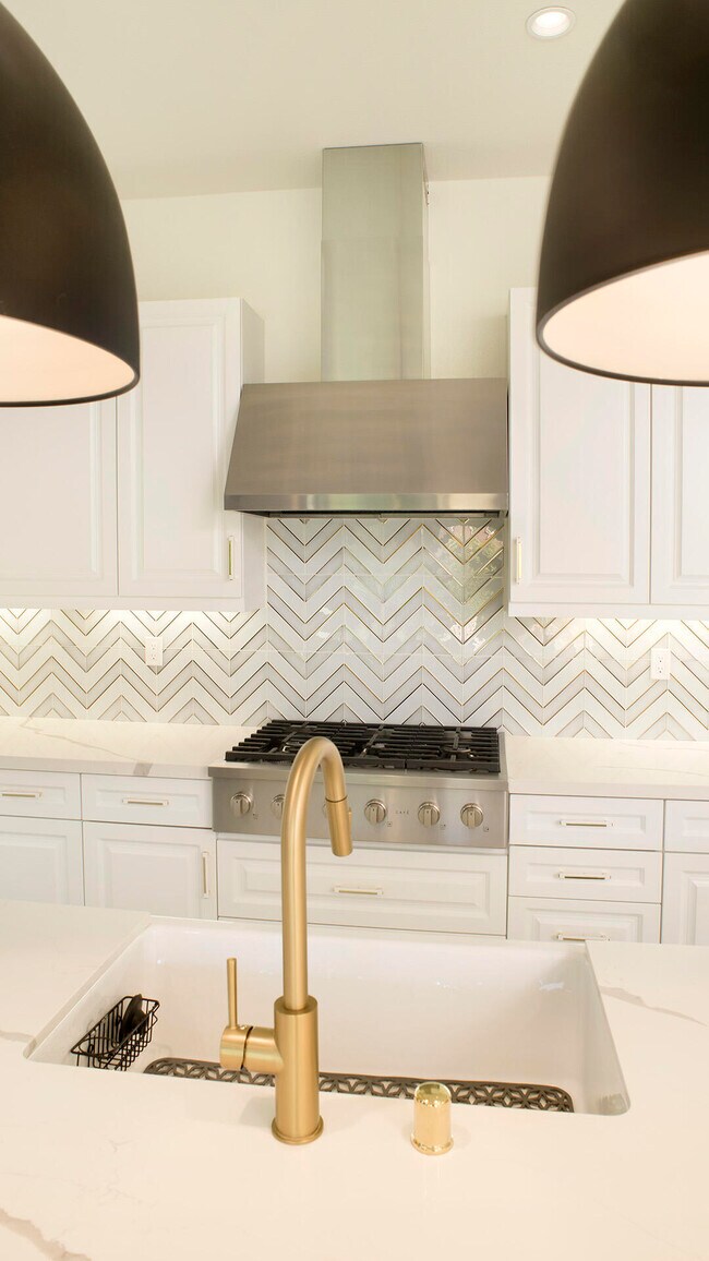 Building Photo - 82830 Logan Creek Dr