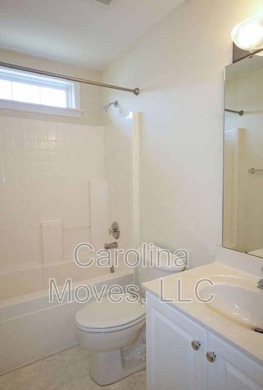 Building Photo - 500 Cliffview Ct