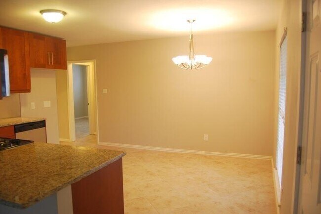 Building Photo - 406 West St