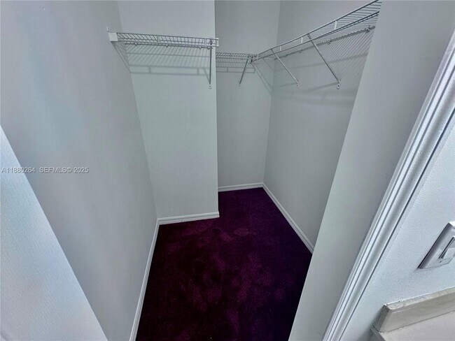 Building Photo - 1631 SE 30th St