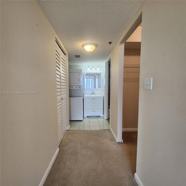 Building Photo - 210 174th St