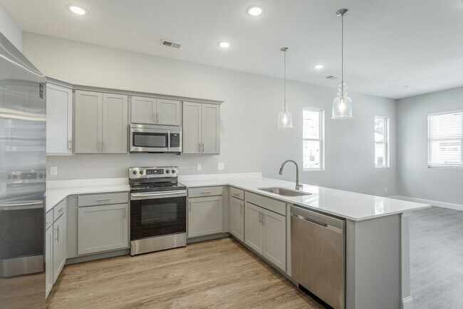 Building Photo - Brand new 3 bedroom 2 bath