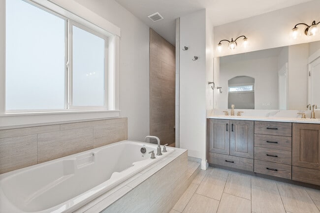 Building Photo - 4269 W Ravenna St