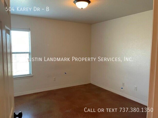 Building Photo - 504 Karey Dr