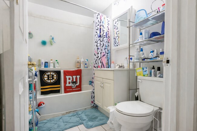 Building Photo - 324 St Paul St