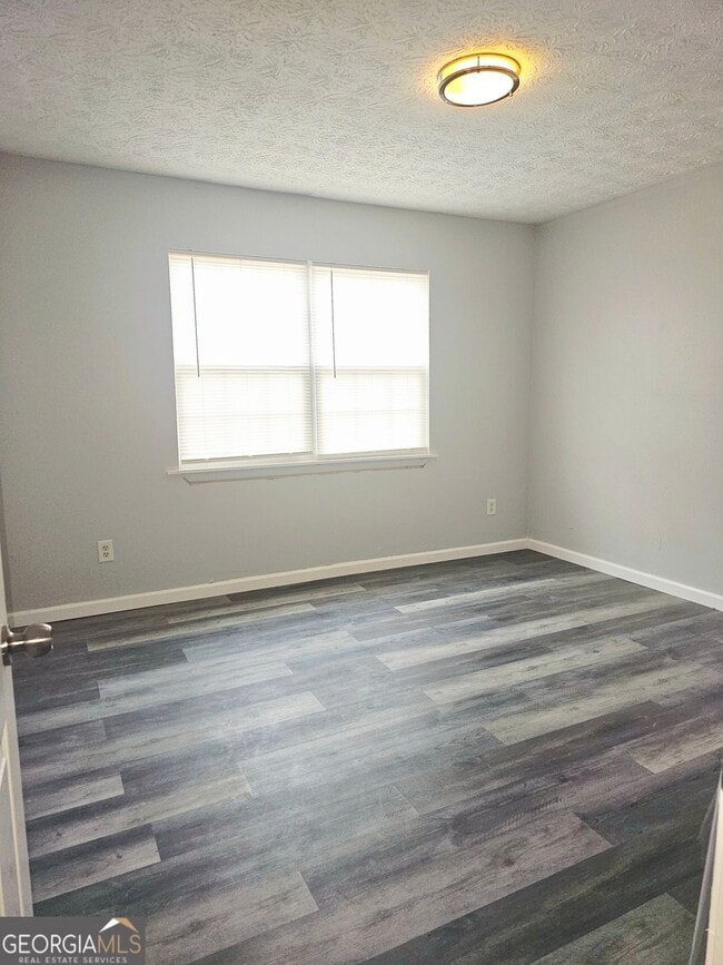 Building Photo - 480 Paul St