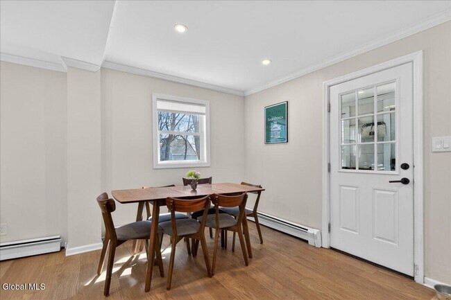 Building Photo - 106 Van Dam St