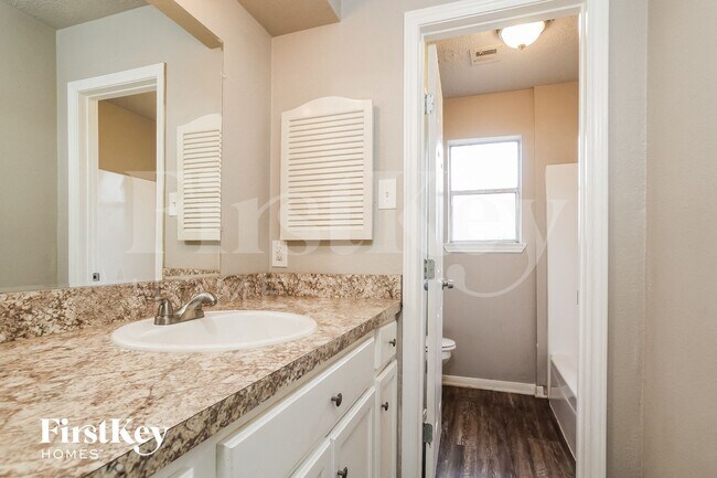 Building Photo - 12703 Enchanted Path Dr