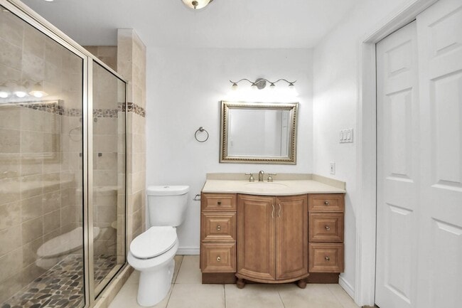 Building Photo - 832 Wax Myrtle Ln