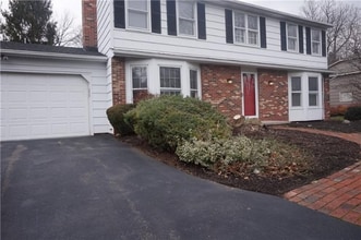 Building Photo - 6 Foxpointe Cir